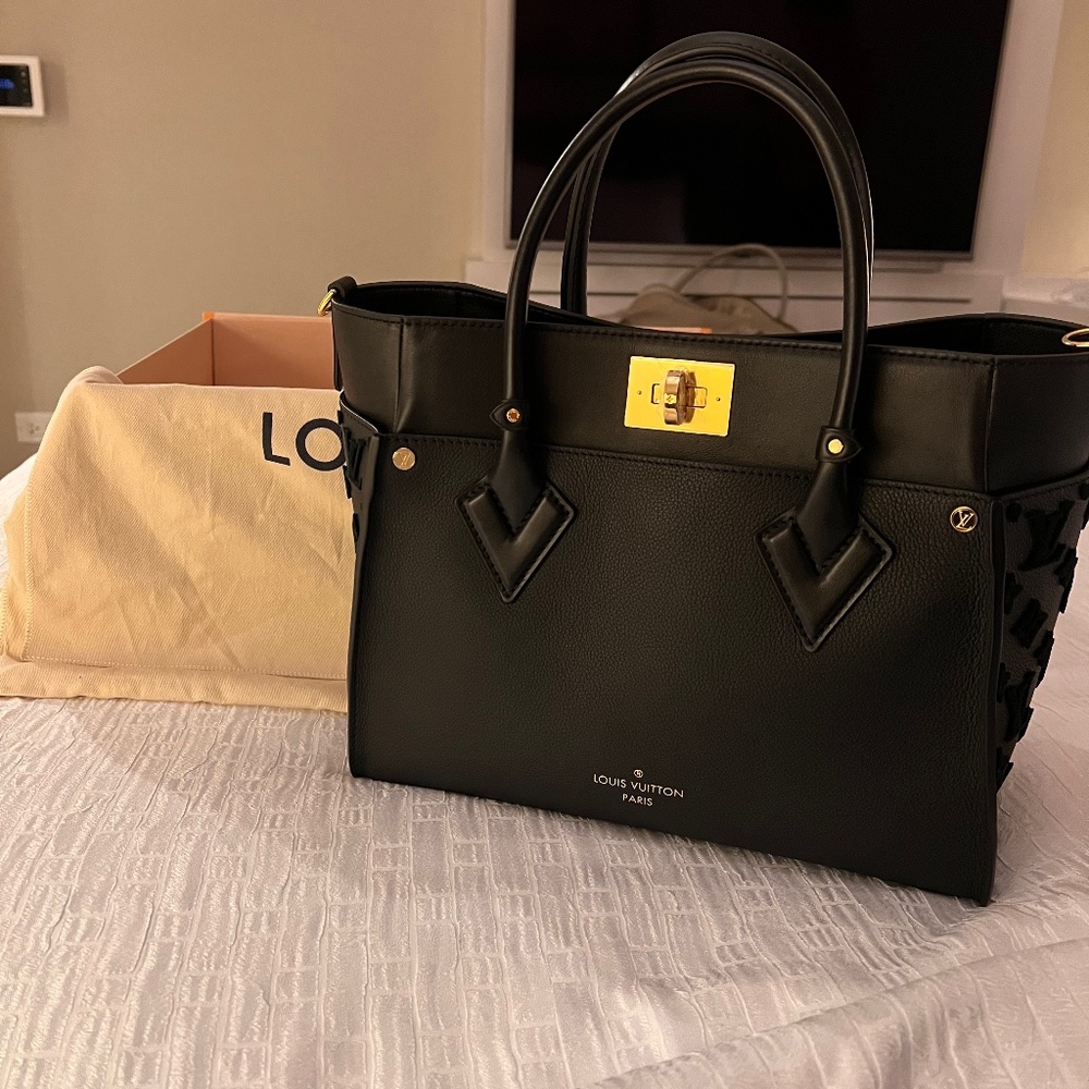 Louis Vuitton ON MY SIDE MM TUFF.NOIR